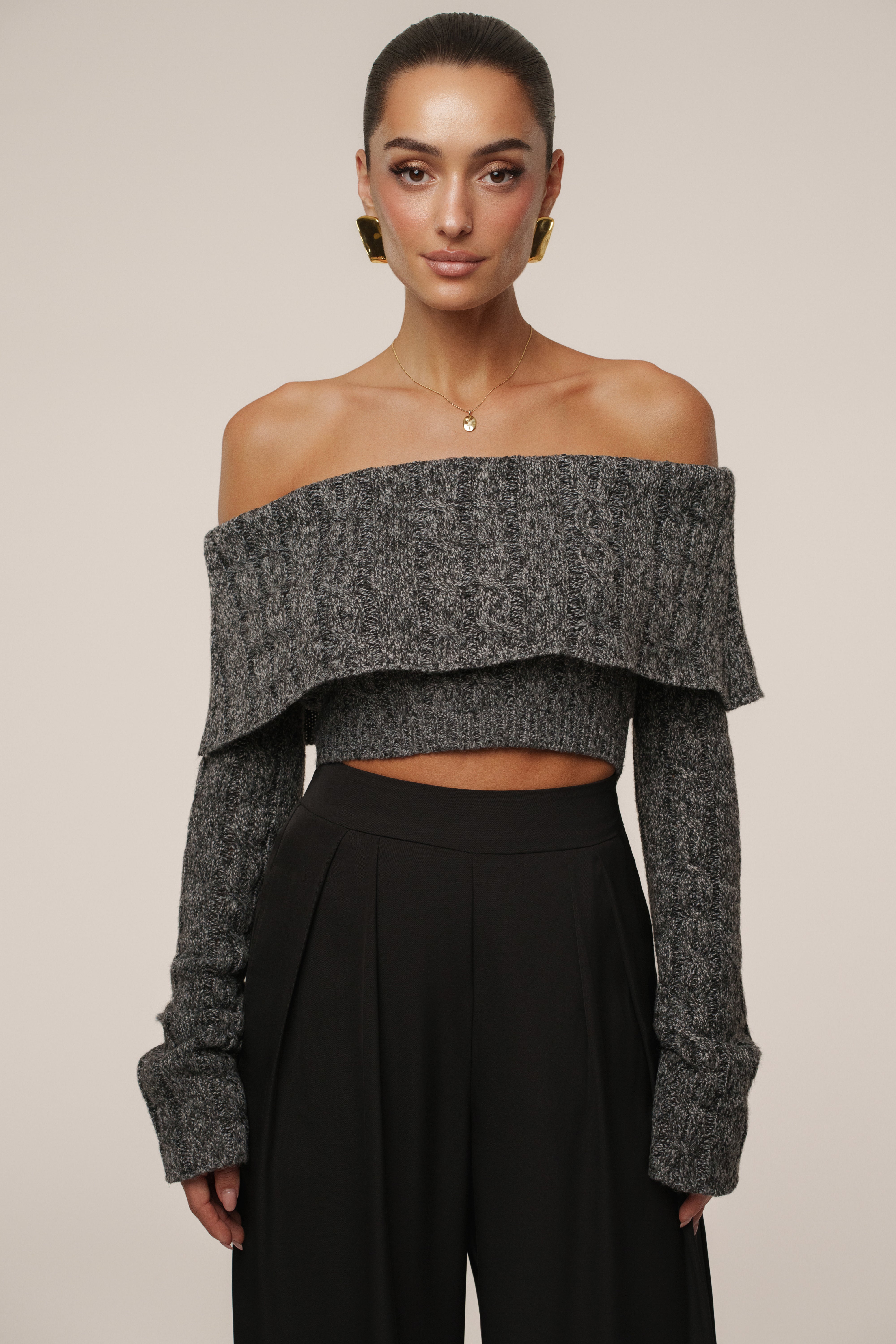Grey JLUXLABEL off-duty sweater top with a relaxed fit, featuring a cozy crew neckline and long sleeves.