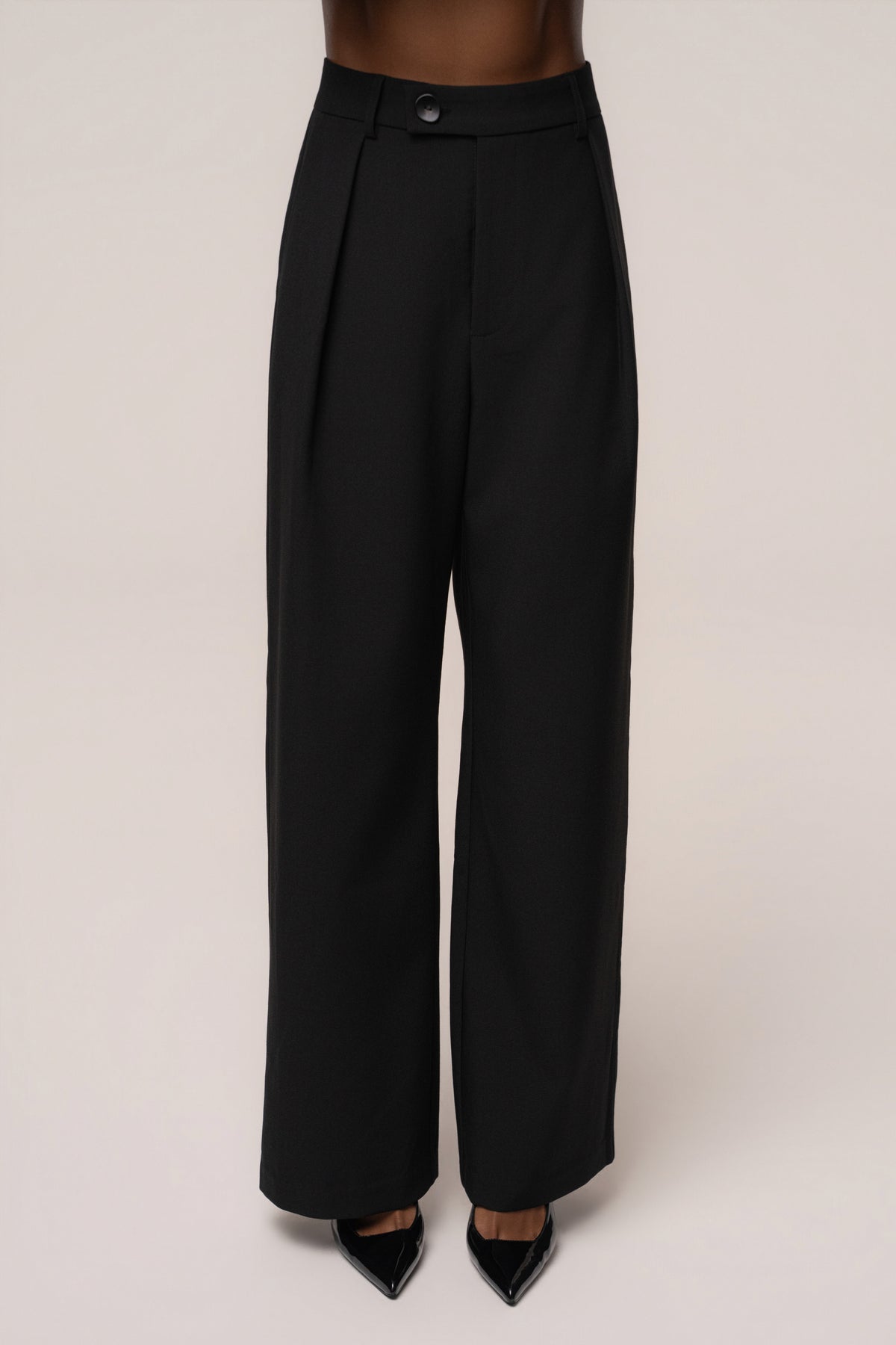 Black Madison Pleated Trouser