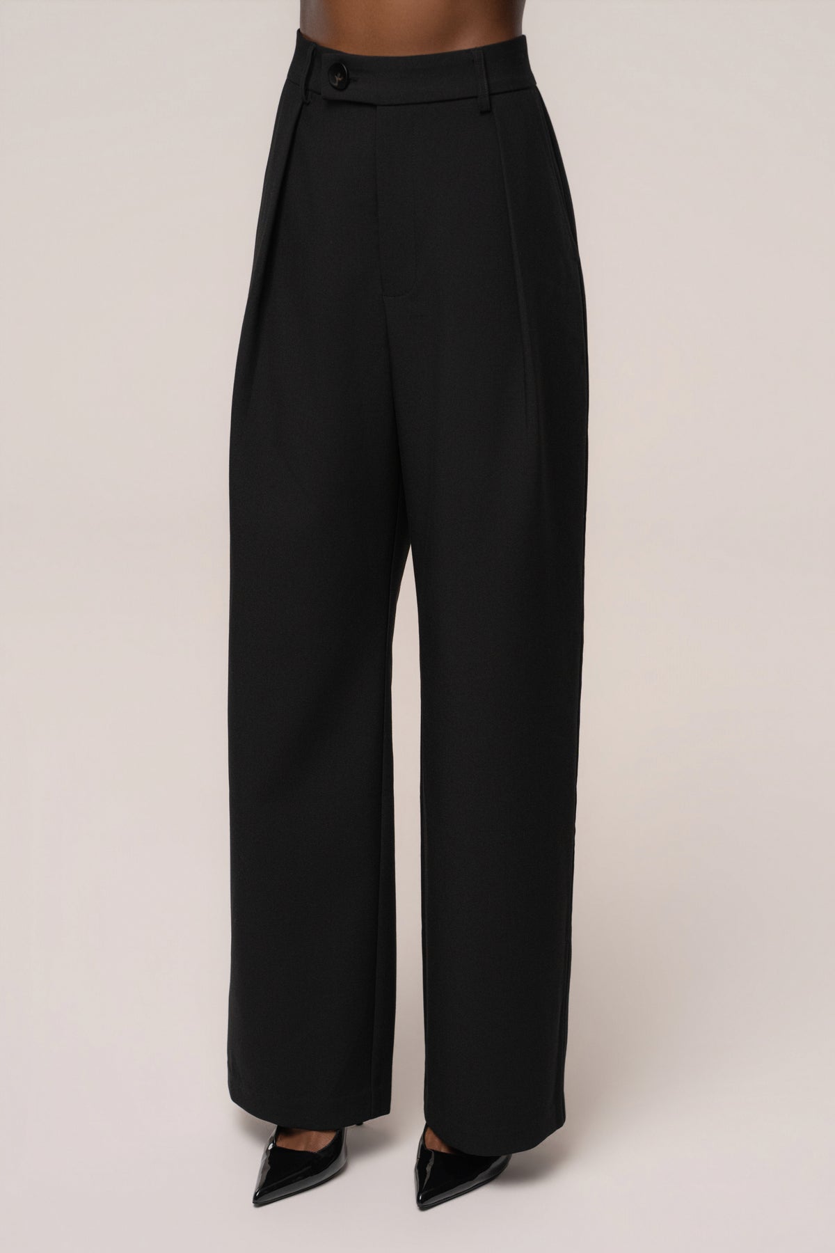 Black Madison Pleated Trouser