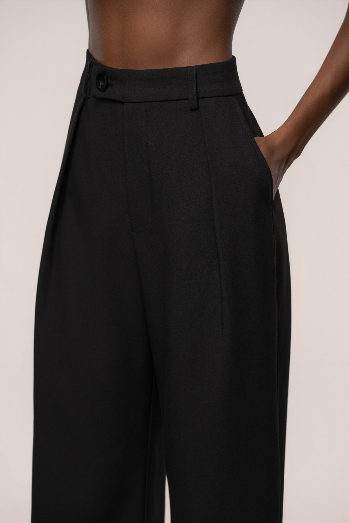 Black Madison Pleated Trouser