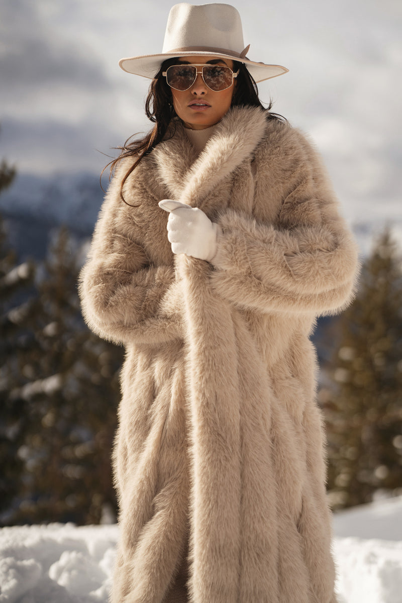 Beige Manhattan Faux Fur Coat – JLUXLABEL