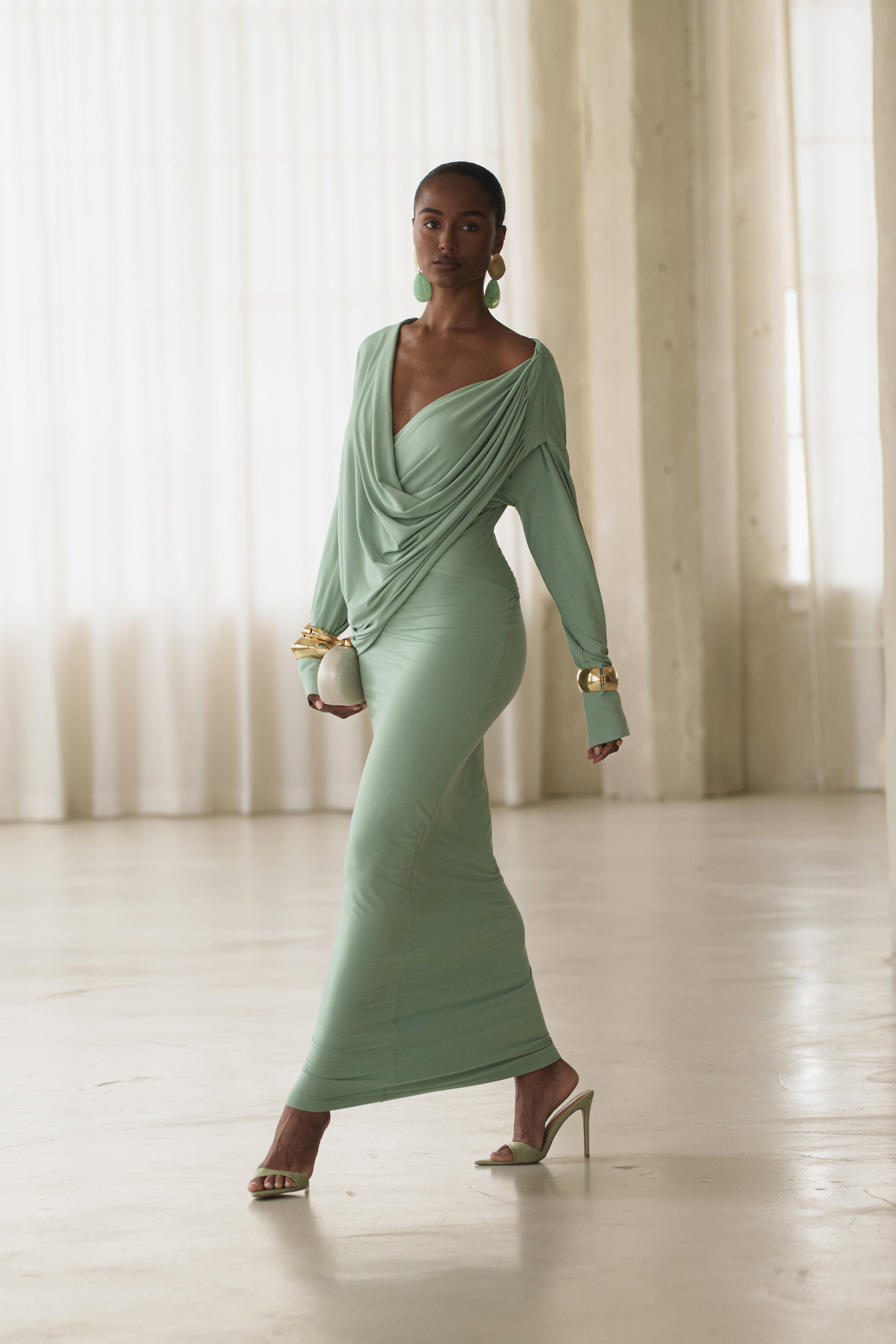 マイラン　Volume Sleeve Maxi Dress | Mint Mint Poise Draped Maxi Dress